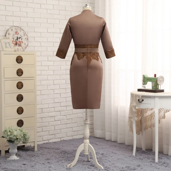 Amazing / Unique Brown With Shawl Trumpet / Mermaid Mother Of The Bride Dresses 2019 Lace Satin U-Neck Embroidered Church Short Wedding Party Dresses