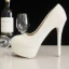 Unika Vita 14 cm Brudskor 2018 Pande Zote Toe Röda mattan Bröllop Beading Pärla Högklackade Pumps