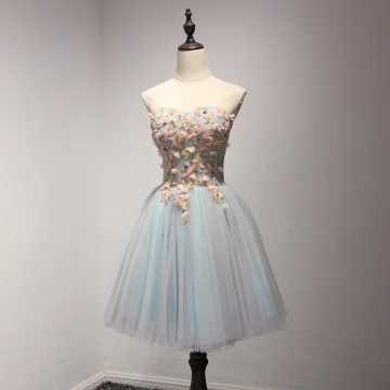 Chic Belle Bleu Ciel Robe De Fete 2017 Robe Boule Amoureux Sans Manches Appliques Fleur Perlage Cristal Courte Volants Dos Nu Robe De Ceremonie