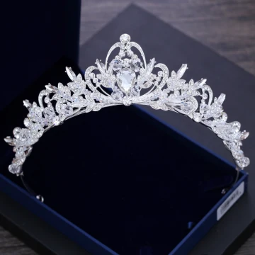 Sparkly Sølv Bryllup Tiara 2018 Metall Krystall Rhinestone Tilbehør