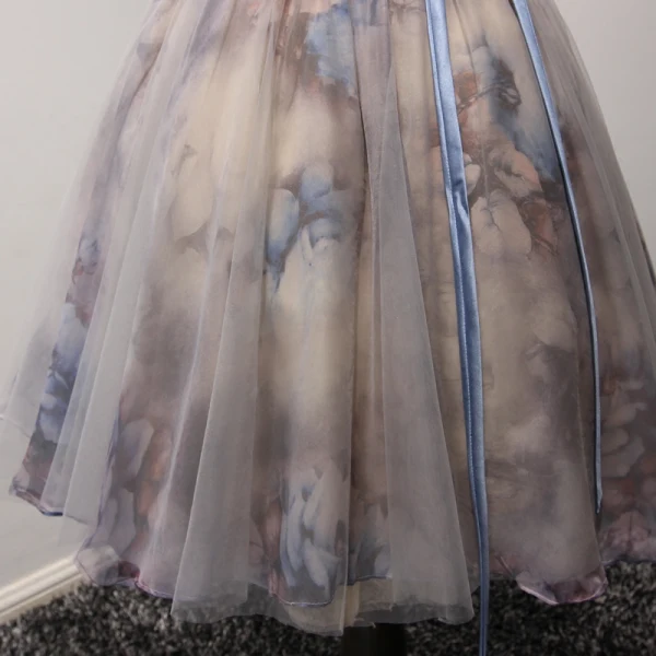 Mote Champagne Homecoming Graduation Kjoler 2017 Ballkjole Kjæreste Uten Ermer Appliques Beading Blonder Sash Printing Korte Buste Ryggløse Formelle Kjoler
