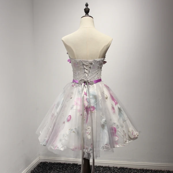 Fine Grå Homecoming Graduation Kjoler 2017 Prinsesse Kjæreste Uten Ermer Syrin Appliques Blomst Beading Paljetter Perle Printing Sash Korte Buste Ryggløse Formelle Kjoler