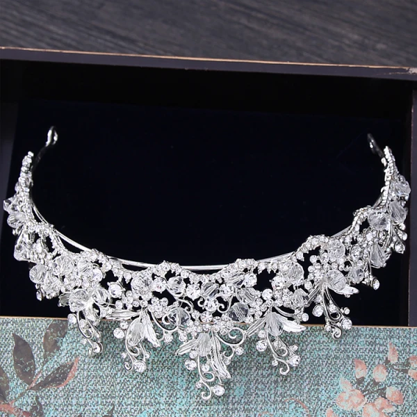 Sparkly Silver Tiara 2018 Metal Rhinestone Crystal Wedding Accessories