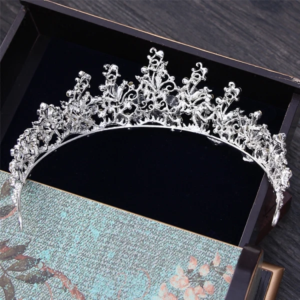 Sparkly Silver Tiara 2018 Metal Rhinestone Crystal Wedding Accessories