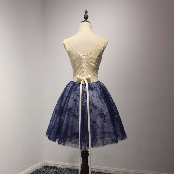 Chic / Belle Champagne Bleu D'encre Robe De Fete 2017 Robe Boule V-Cou Sans Manches Appliques Fleur Perlage Cristal Paillettes Perle Courte Volants Dos Nu Robe De Ceremonie
