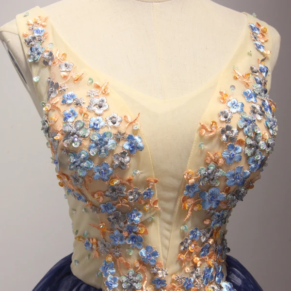 Chic / Belle Champagne Bleu D'encre Robe De Fete 2017 Robe Boule V-Cou Sans Manches Appliques Fleur Perlage Cristal Paillettes Perle Courte Volants Dos Nu Robe De Ceremonie