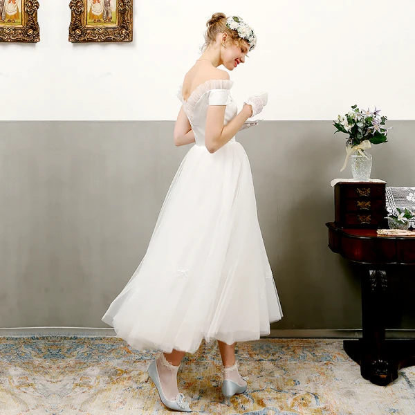 Vintage / Retro Ivory Wedding Dresses 2018 A-Line / Princess Off-The-Shoulder Short Sleeve Backless Tea-length Ruffle