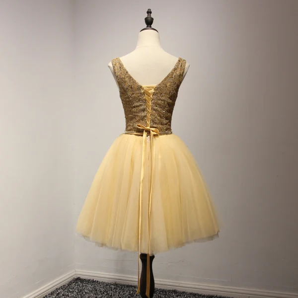 Modern / Fashion Gold Party Dresses 2017 Ball Gown V-Neck Sleeveless Beading Crystal Sequins Metal Sash Short Ruffle Backless Formal Dresses