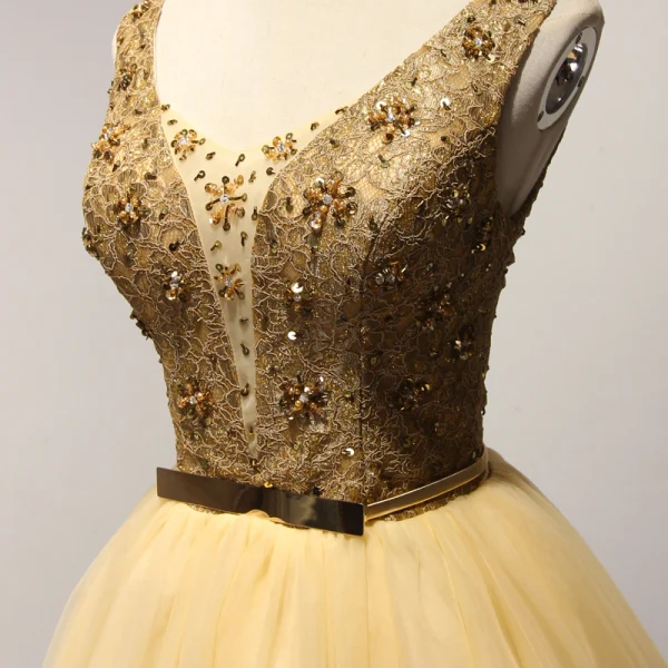 Modern / Fashion Gold Party Dresses 2017 Ball Gown V-Neck Sleeveless Beading Crystal Sequins Metal Sash Short Ruffle Backless Formal Dresses