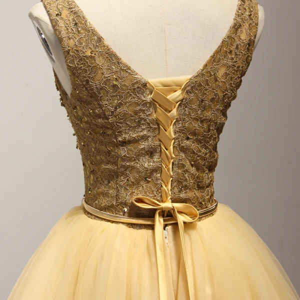 Modern / Fashion Gold Party Dresses 2017 Ball Gown V-Neck Sleeveless Beading Crystal Sequins Metal Sash Short Ruffle Backless Formal Dresses