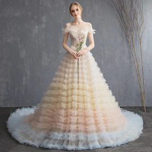 Coloré Multi Couleurs Robe De Mariée 2018 Princesse De L Épaule Manches Courtes Dos Nu Volants Cathedral Train