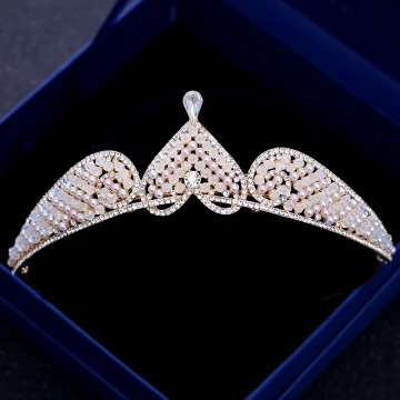 Chic Beautiful Champagne Gold Tiara 2018 Metal Crystal Rhinestone Pearl Heart Shaped Accessories