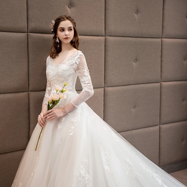 Snygga / Fina Vita Bröllopsklänningar 2018 Prinsessa V-Hals Pierced Långärmad Halterneck Appliqués Spets Beading Ruffle Cathedral Train