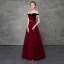 Vintage / Originale Bordeaux Robe De Bal 2018 Princesse De l'épaule Manches Courtes Appliques En Dentelle Perlage Ceinture Longue Volants Dos Nu Robe De Ceremonie