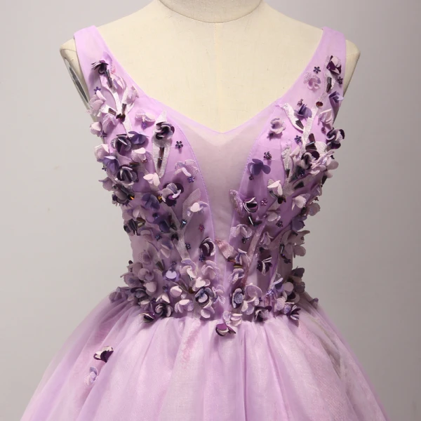 Chic / Beautiful Lilac Homecoming Graduation Dresses 2017 Ball Gown V-Neck Sleeveless Appliques Flower Beading Rhinestone Short Ruffle Backless Formal Dresses