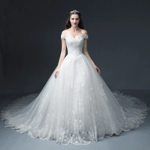 Lyx Vita Bröllopsklänningar 2018 Prinsessa Av Axeln Korta Ärm Halterneck Appliqués Spets Beading Glittriga Glitter Tyll Ruffle Cathedral Train