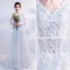Rabatt Vita Pierced Bröllopsklänningar 2018 Prinsessa V-Hals Långärmad Halterneck Appliqués Spets Paljetter Beading Ruffle Chapel Train