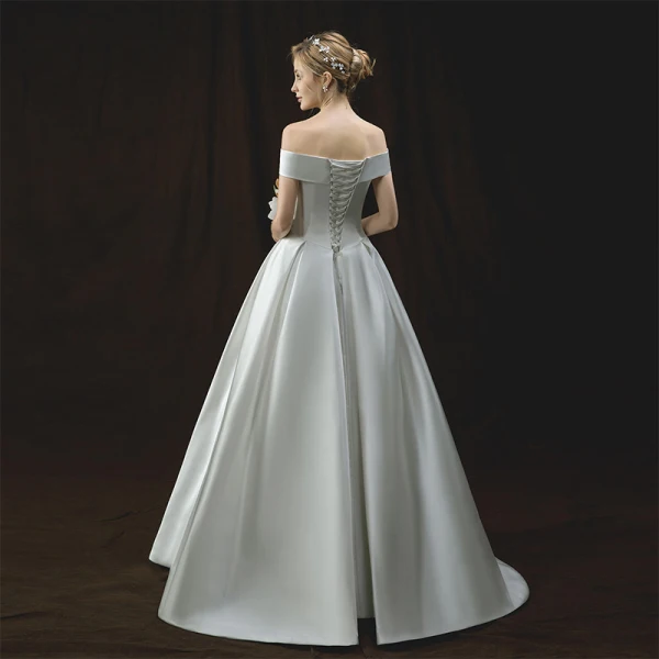 Simple Ivoire Robe De Mariée 2018 Princesse De l'épaule Manches Courtes Dos Nu Longue Volants