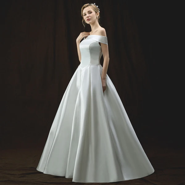 Simple Ivoire Robe De Mariée 2018 Princesse De l'épaule Manches Courtes Dos Nu Longue Volants