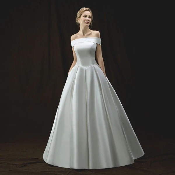 Simple Ivoire Robe De Mariée 2018 Princesse De l'épaule Manches Courtes Dos Nu Longue Volants