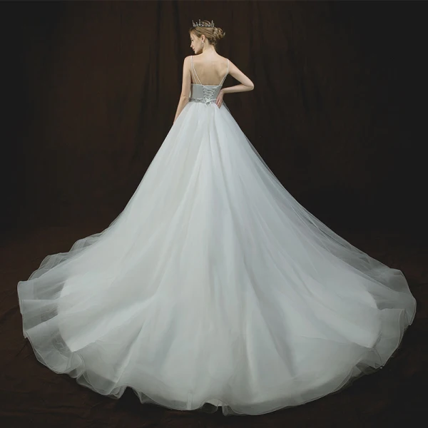 Élégant Ivoire Robe De Mariée 2018 Princesse Encolure Dégagée Sans Manches Dos Nu Perle Faux Diamant Ceinture Chapel Train Volants