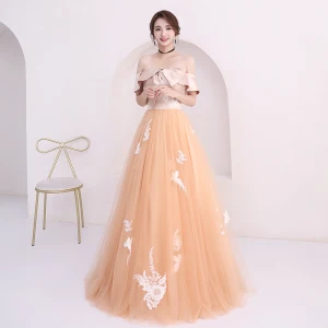 Abordable Champagne Robe De Bal 2018 Princesse De L Épaule Manches Courtes Appliques En Dentelle Longue Volants Dos Nu Robe De Ceremonie