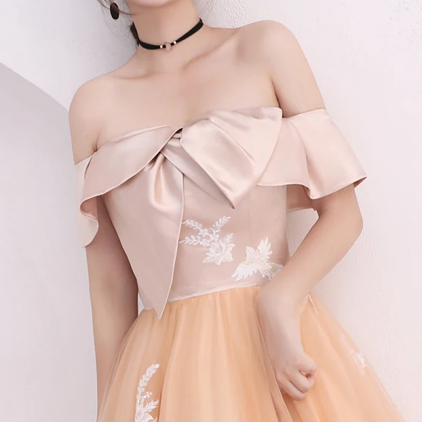 Affordable Champagne Prom Dresses 2018 A-Line / Princess Off-The-Shoulder Short Sleeve Appliques Lace Floor-Length / Long Ruffle Backless Formal Dresses