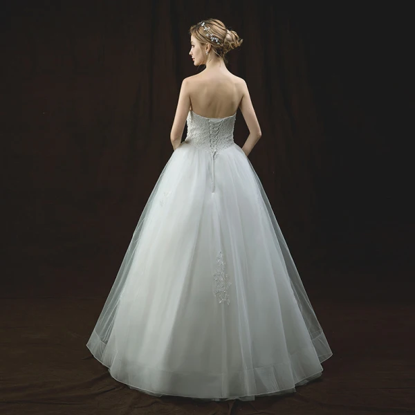 Chic / Belle Ivoire Robe De Mariée 2018 Robe Boule Bustier Sans Manches Dos Nu Appliques En Dentelle Paillettes Perle Longue Volants