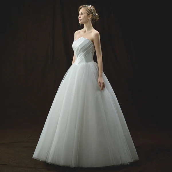 Simple Ivoire Robe De Mariée 2018 Princesse Unique Bustier Sans Manches Dos Nu Longue Volants