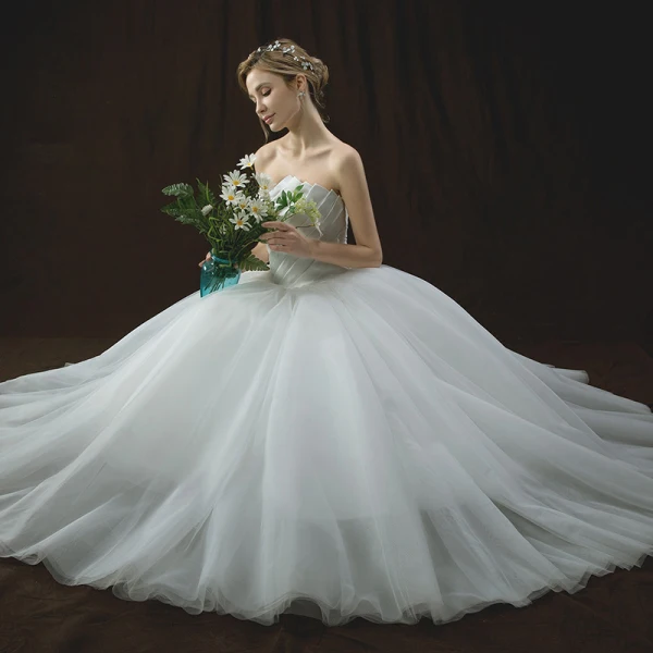 Simple Ivoire Robe De Mariée 2018 Princesse Unique Bustier Sans Manches Dos Nu Longue Volants