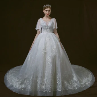 Luxe Ivoire Robe De Mariée 2018 Robe Boule Transparentes V Cou Manches Courtes Dos Nu Appliques En Dentelle Paillettes Perlage Cathedral Train Volants