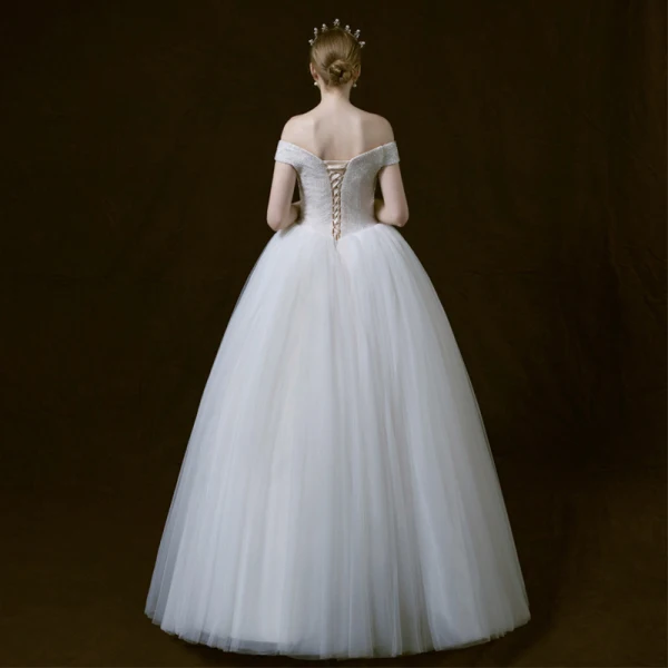 Simple Ivoire Robe De Mariée 2018 Princesse De l'épaule Manches Courtes Dos Nu Perlage Longue Volants