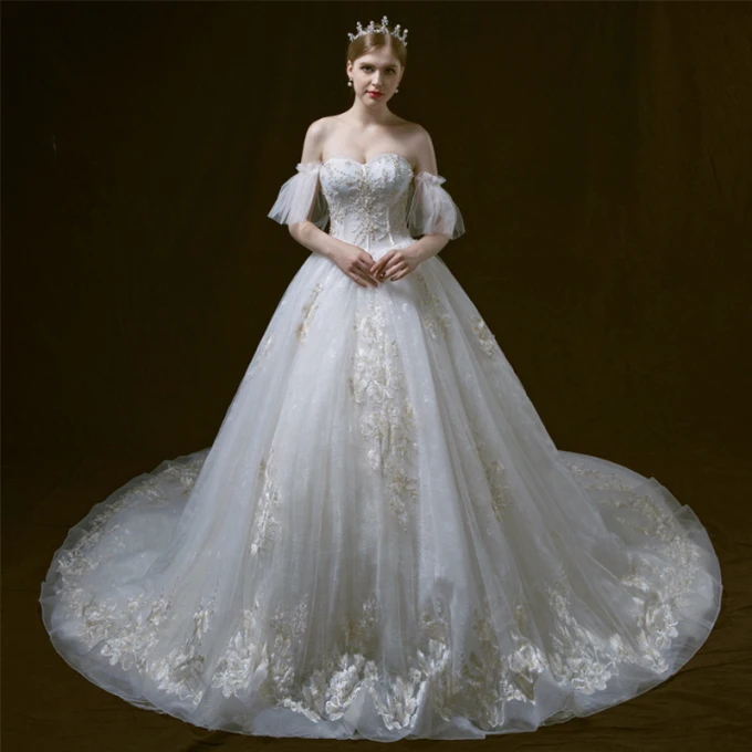 Elegant Elfenben Brudekjoler 2018 Ballkjole Av Skulderen Kjæreste Korte Ermer Ryggløse Appliques Blonder Beading Cathedral Train Buste