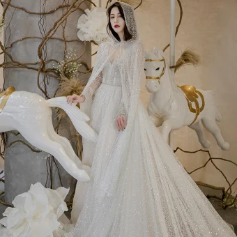 Glitter Ivoor Trouwjurken Met Mantel 2018 A Lijn V Hals Lange Mouwen Ruglooze Glans Chapel Train Ruche