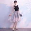 Élégant Noire Gris de retour Robe De Graduation 2018 Princesse Encolure Dégagée Sans Manches Impression Fleur Tulle Mi-Longues Volants Robe De Ceremonie