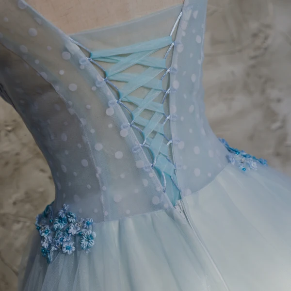 Chic / Beautiful Spotted Sky Blue Prom Dresses 2017 Ball Gown V-Neck Sleeveless Appliques Flower Pearl Floor-Length / Long Ruffle Pierced Backless Formal Dresses