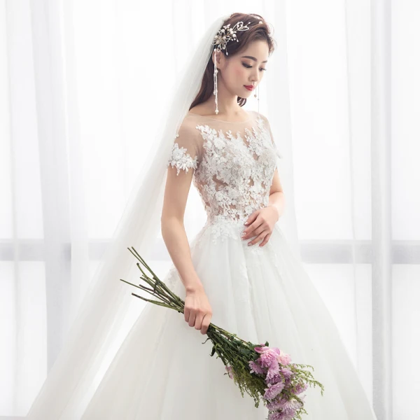 Illusion Ivory Pierced Wedding Dresses 2018 A-Line / Princess Scoop Neck Short Sleeve Appliques Lace Ruffle Chapel Train