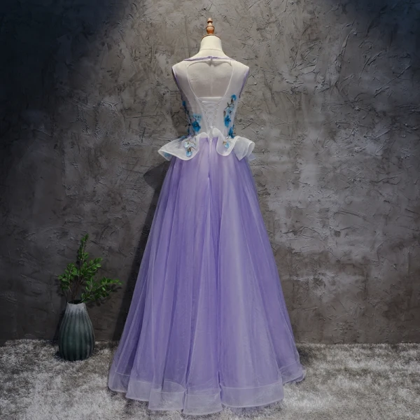 Chic / Beautiful White Lilac Prom Dresses 2017 A-Line / Princess Scoop Neck Sleeveless Appliques Lace Crystal Floor-Length / Long Ruffle Pierced Backless Formal Dresses
