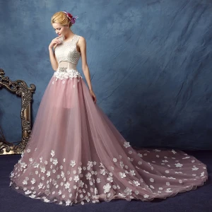 Chic Belle Rougissant Rose Robe De Bal 2017 Princesse Encolure Dégagée Sans Manches Appliques Fleur Perle Faux Diamant Cathedral Train Dos Nu Percé Robe De Ceremonie