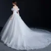 Kopciuszek Białe Sukienki Na Bal 2017 Suknia Balowa Przy Ramieniu Kótkie Rękawy Motyl Aplikacje Kwiat Trenem Kaplica Wzburzyć Bez Pleców Sukienki Wizytowe