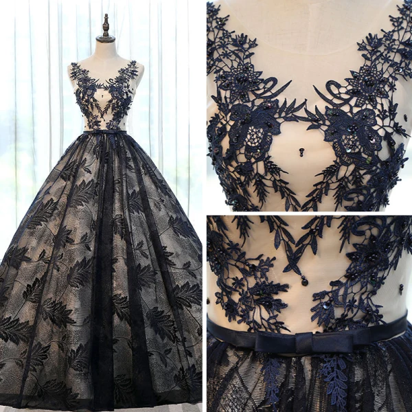 Chic / Belle Champagne Bleu Marine Robe De Bal 2017 Robe Boule Encolure Dégagée Sans Manches Appliques En Dentelle Paillettes Perle Noeud Ceinture Longue Volants Percé Dos Nu Robe De Ceremonie