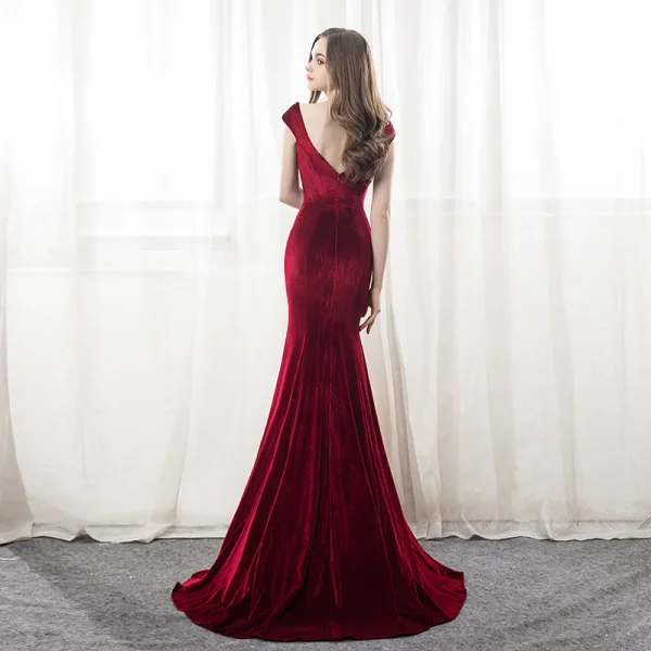 Sexy Burgundy Suede Evening Dresses 2018 Trumpet / Mermaid V-Neck Cap Sleeves Court Train Ruffle Backless Formal Dresses