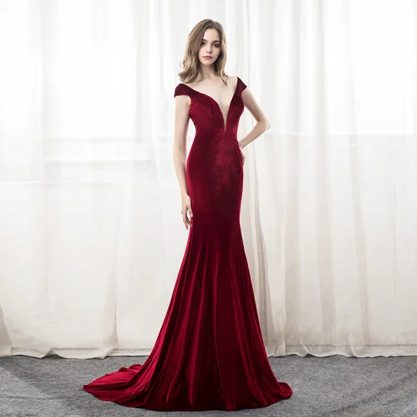 Sexy Burgundy Suede Evening Dresses 2018 Trumpet / Mermaid V-Neck Cap Sleeves Court Train Ruffle Backless Formal Dresses