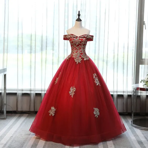 Chic / Beautiful Red Prom Dresses 2017 Ball Gown Off-The-Shoulder Short Sleeve Rhinestone Appliques Flower Floor-Length / Long Ruffle Backless Formal Dresses