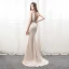 Élégant Champagne Robe De Soirée 2018 Trompette / Sirène V-Cou Sans Manches Perlage Tribunal Train Volants Dos Nu Robe De Ceremonie