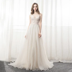 Elegant Champagne Organza Sommer Selskapskjoler 2018 Prinsesse Spaghettistropper Kjæreste Uten Ermer Appliques Blonder Rhinestone Domstol Tog Buste Ryggløse Formelle Kjoler
