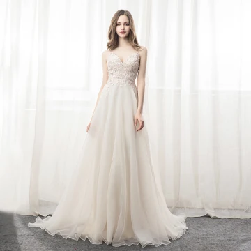 Élégant Champagne Organza Été Robe De Soirée 2018 Princesse Bretelles Spaghetti Amoureux Sans Manches Appliques En Dentelle Faux Diamant Tribunal Train Volants Dos Nu Robe De Ceremonie