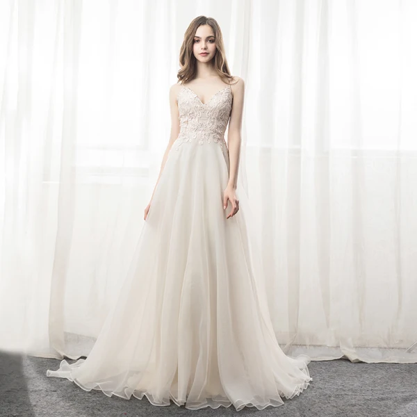 Elegant Champagne Organza Sommer Selskapskjoler 2018 Prinsesse Spaghettistropper Kjæreste Uten Ermer Appliques Blonder Rhinestone Domstol Tog Buste Ryggløse Formelle Kjoler