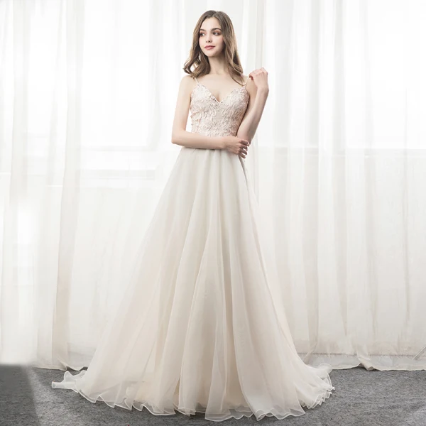 Elegant Champagne Organza Sommer Selskapskjoler 2018 Prinsesse Spaghettistropper Kjæreste Uten Ermer Appliques Blonder Rhinestone Domstol Tog Buste Ryggløse Formelle Kjoler