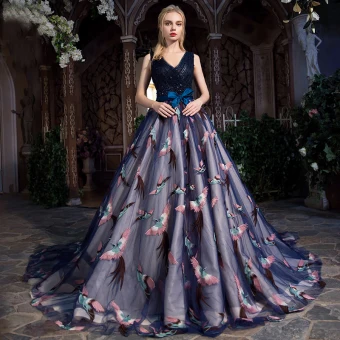 Chic Beautiful Navy Blue Prom Dresses 2017 Ball Gown V Neck Sleeveless Appliques Flower Pearl Rhinestone Bow Sash Chapel Train Ruffle Backless Formal Dresses